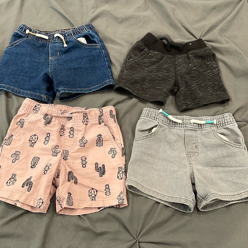 4 pairs of 18M Shorts (Cat&Jack, Garanimals)